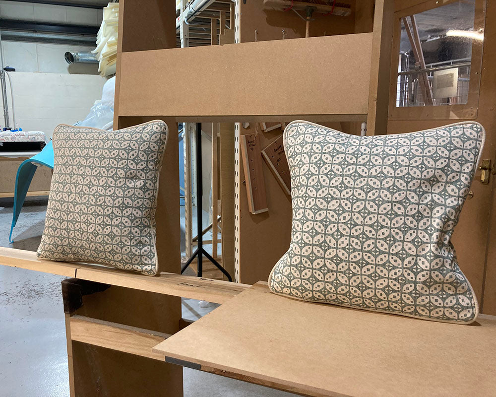 Double Barra Headboard & 2 Cushions Fermoie Hamble 008