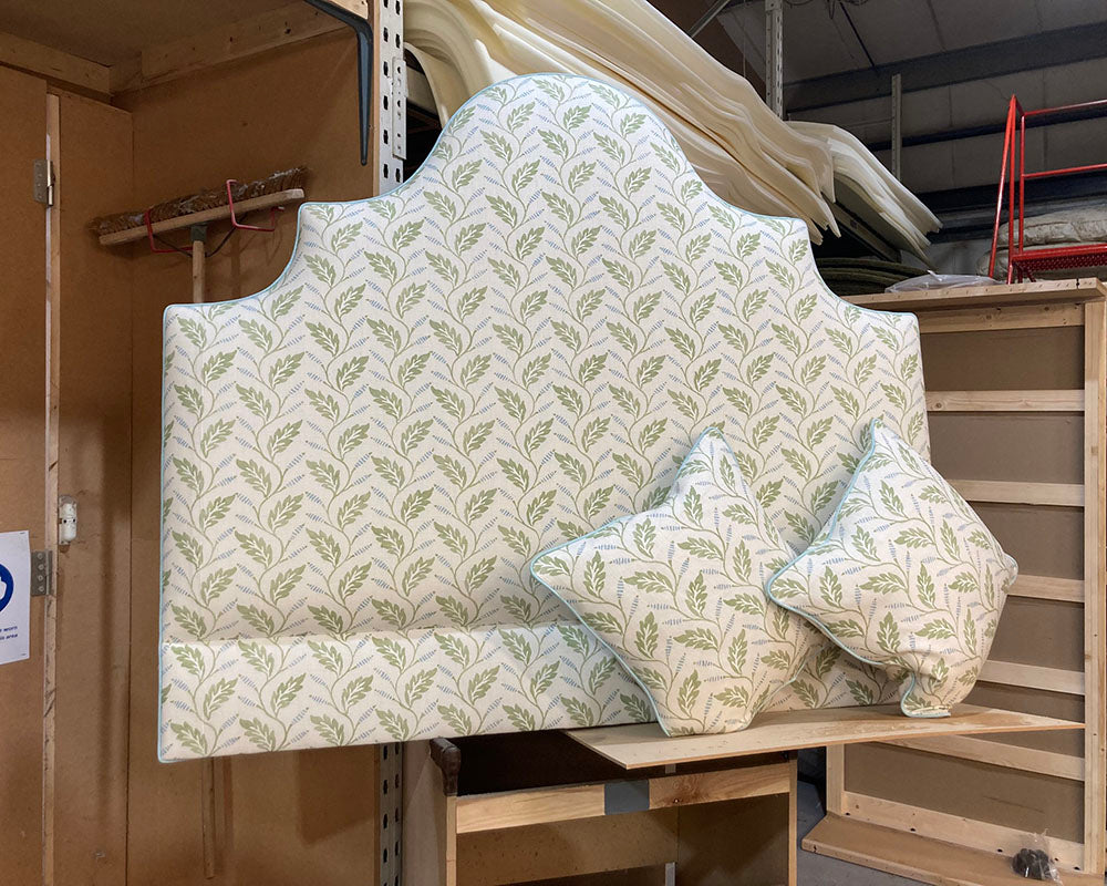 Kingsize Samson Headboard & 2 Cushions Linwood Babette Apple